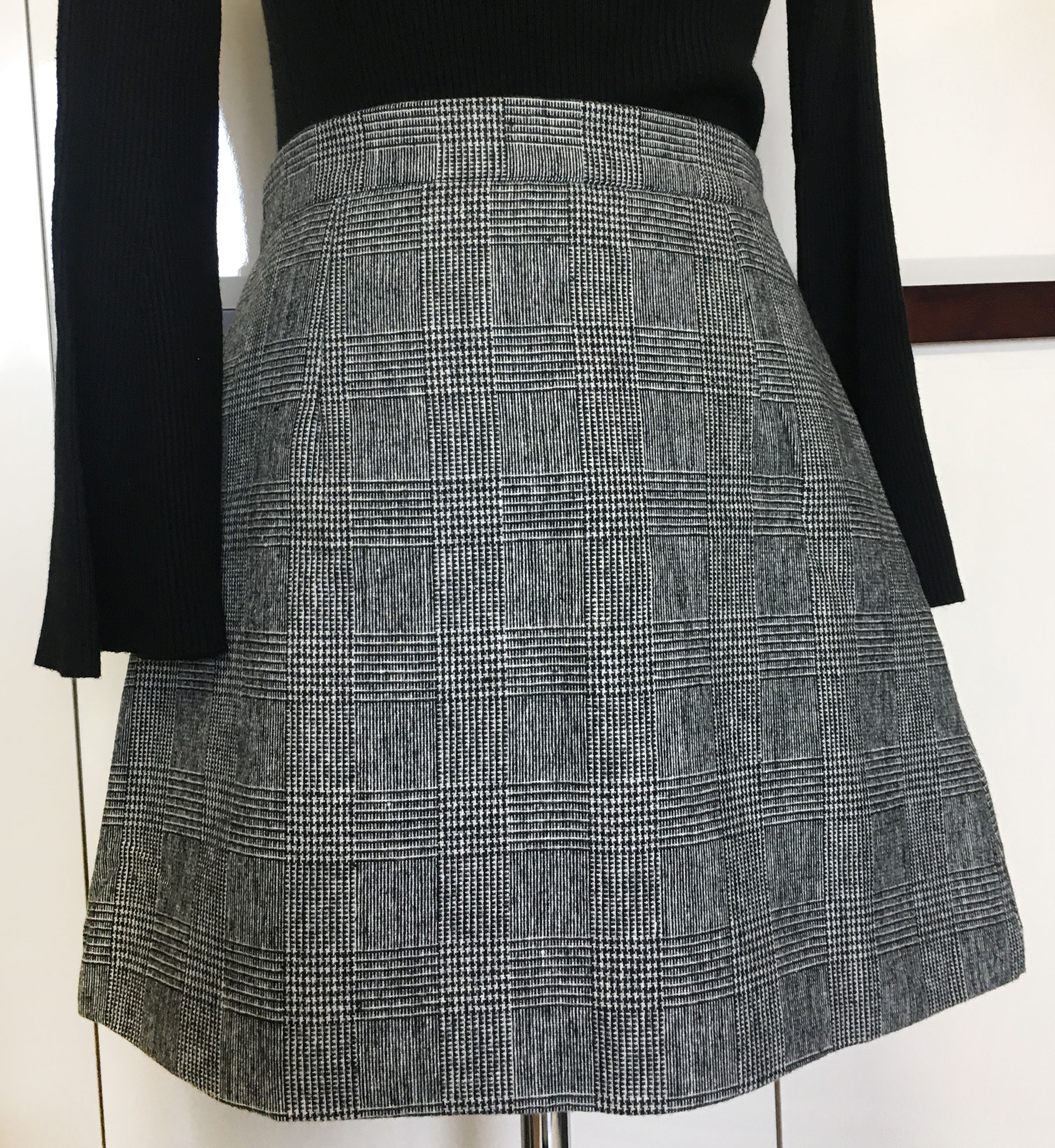 Borami Shop Button Unchecked Mini Skirt _ Black, G