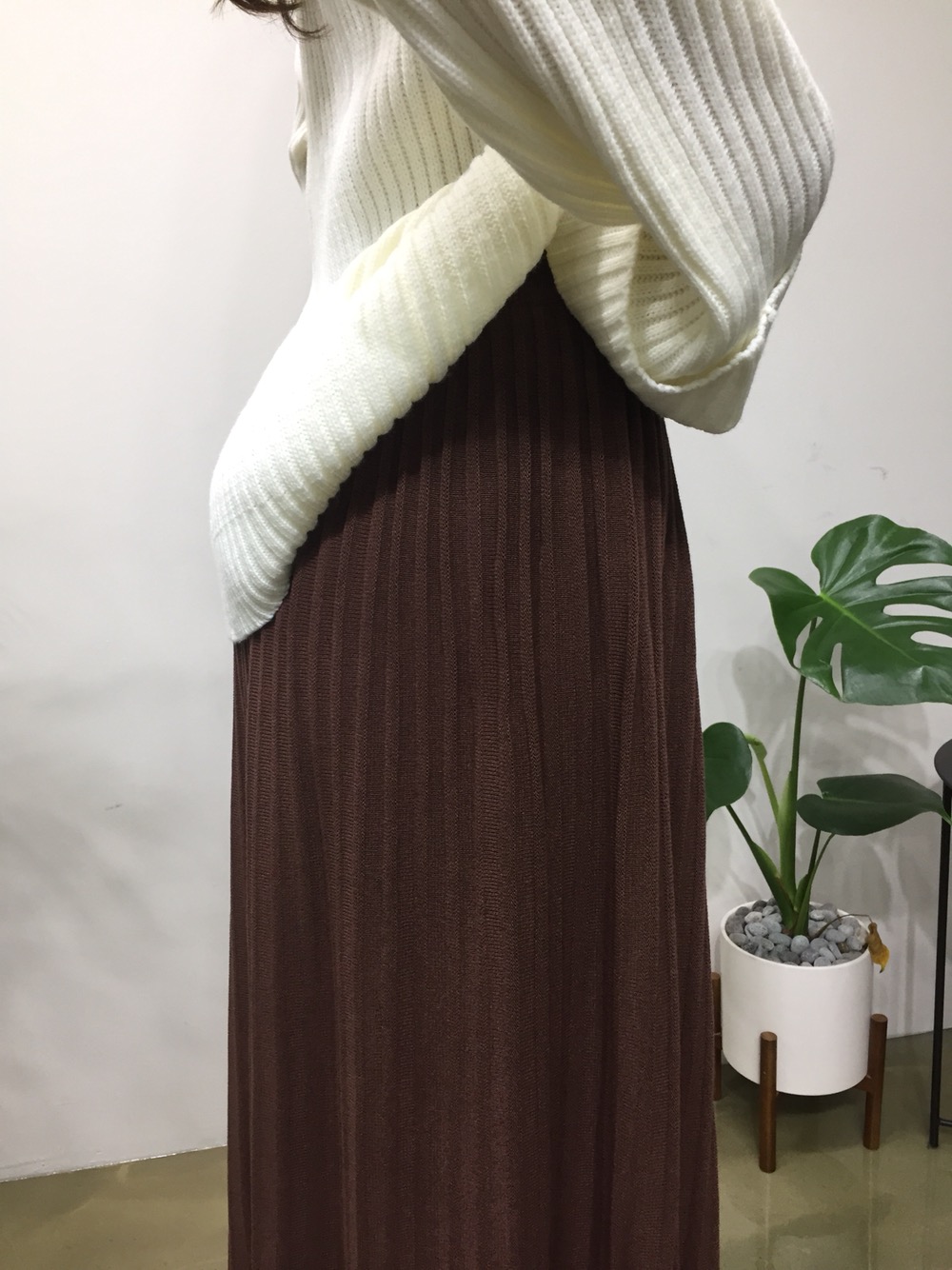 Wrinkled Bending Knit Long Skirt Romantic Look Lux