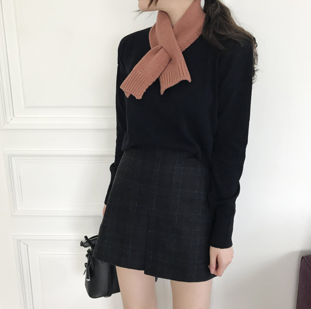 a line check mini skirt this winter twenties woman