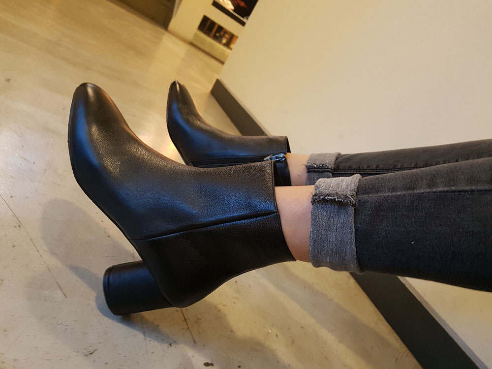 Natural cowhide simple heeled ankle boots 6cm blac
