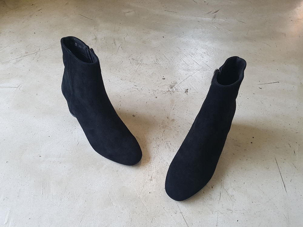 Natural cowhide simple heeled ankle boots 6cm blac