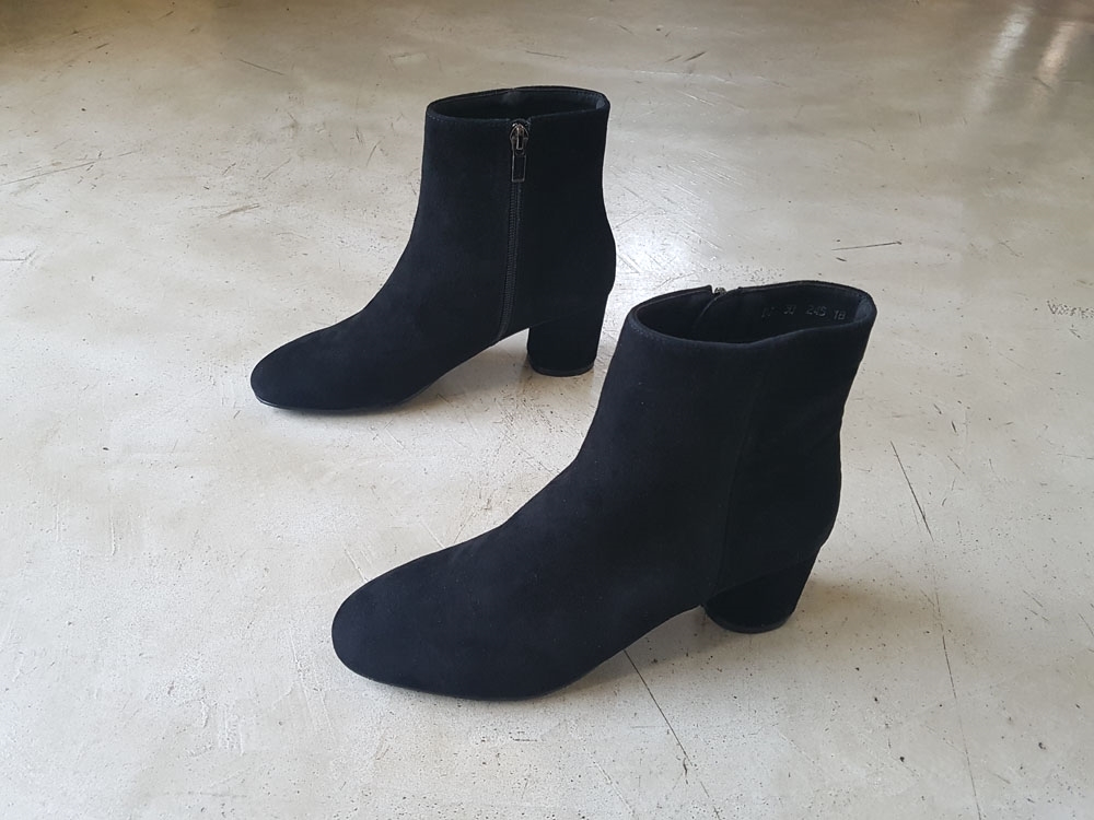 Natural cowhide simple heeled ankle boots 6cm blac