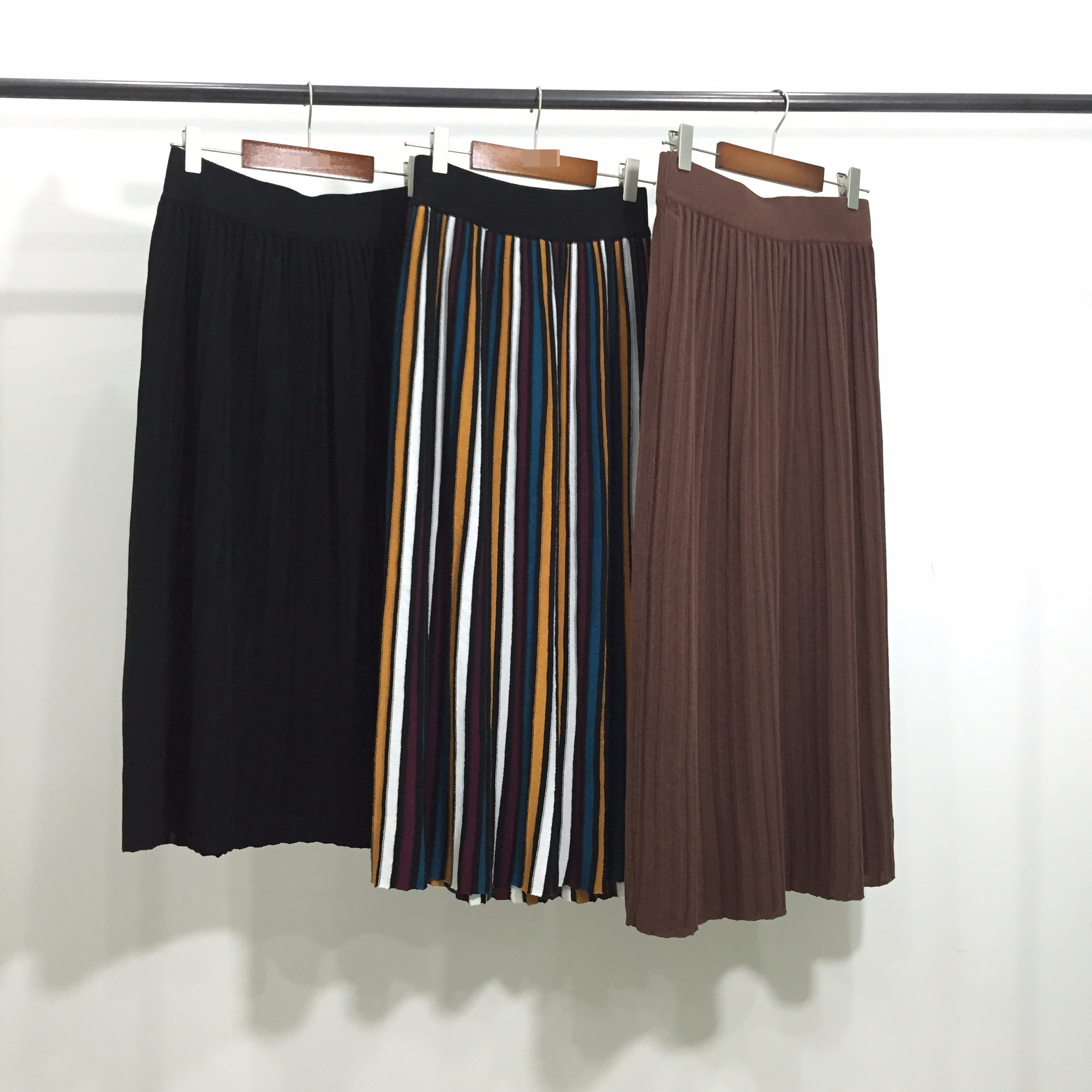 Wrinkled Bending Knit Long Skirt Romantic Look Lux