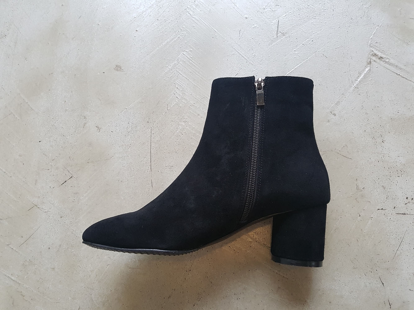 Natural cowhide simple heeled ankle boots 6cm blac