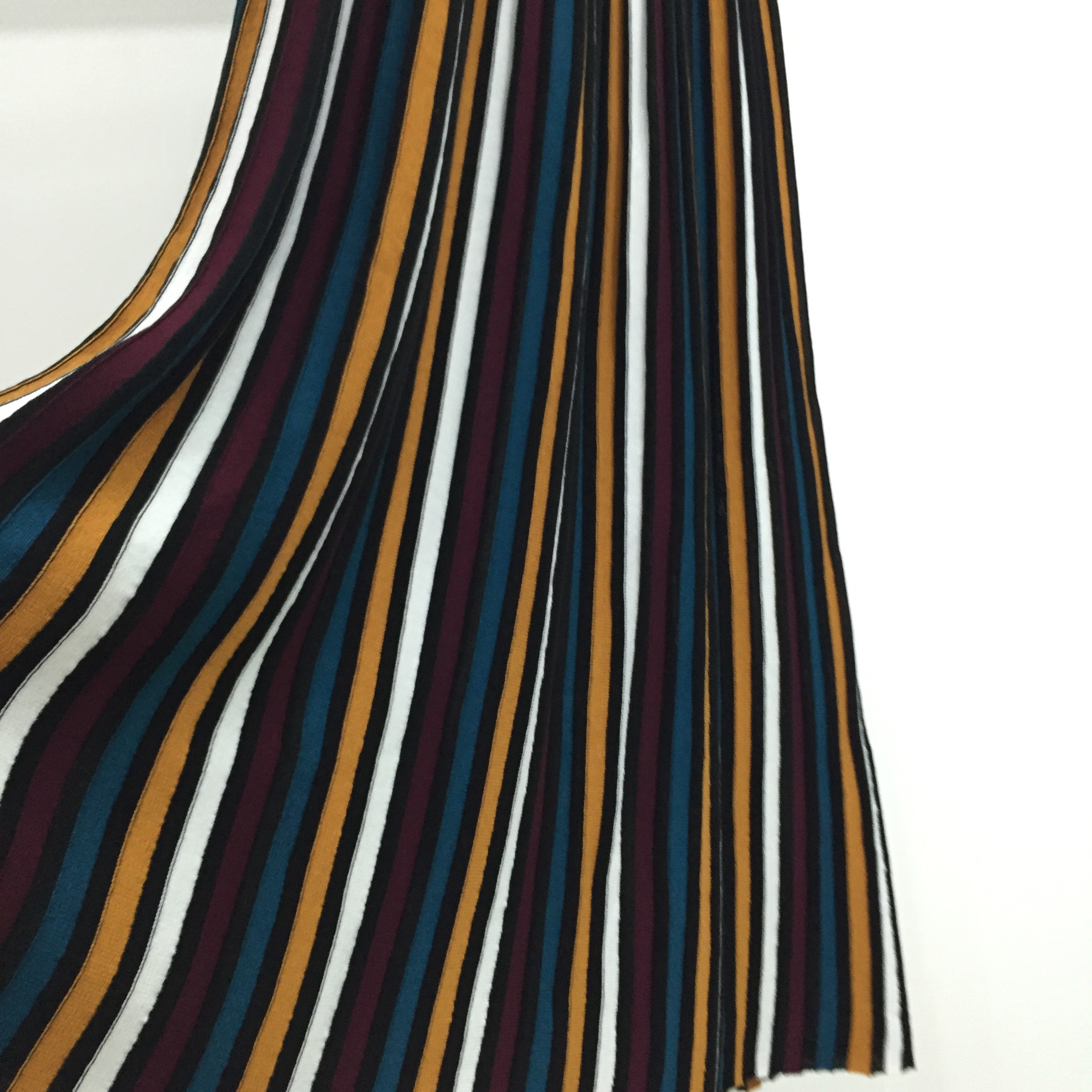 Wrinkled Bending Knit Long Skirt Romantic Look Lux