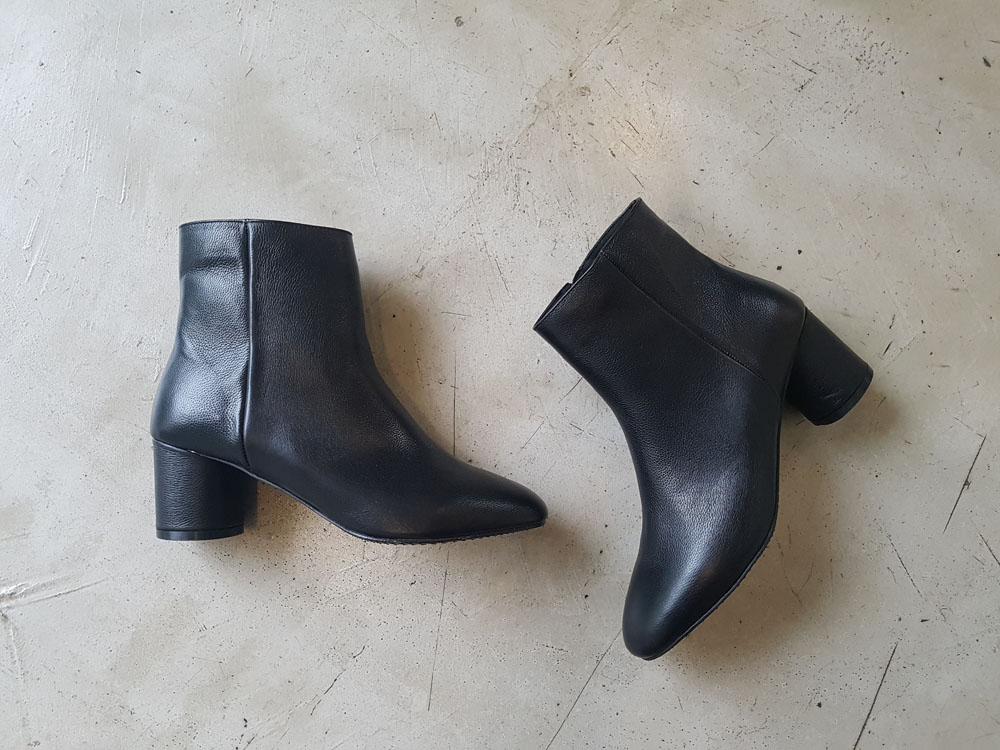 Natural cowhide simple heeled ankle boots 6cm blac