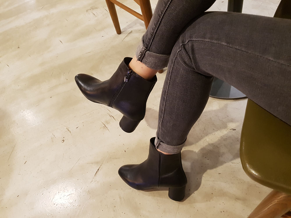 Natural cowhide simple heeled ankle boots 6cm blac