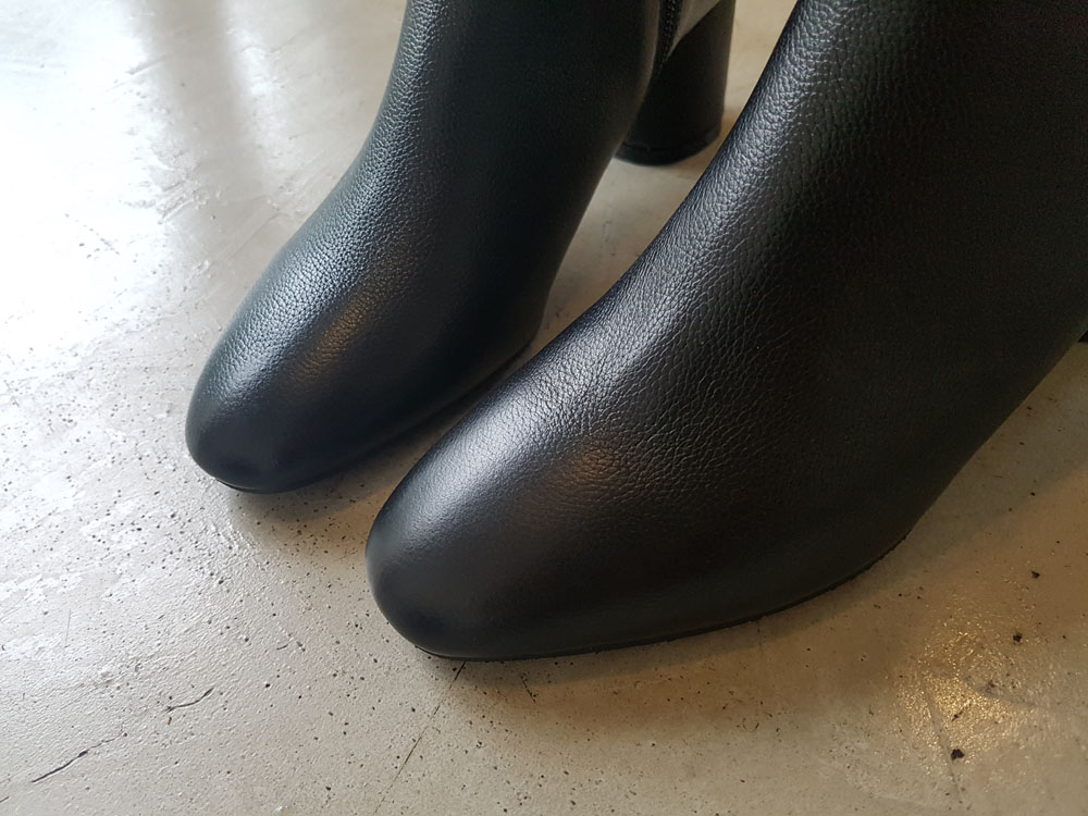 Natural cowhide simple heeled ankle boots 6cm blac