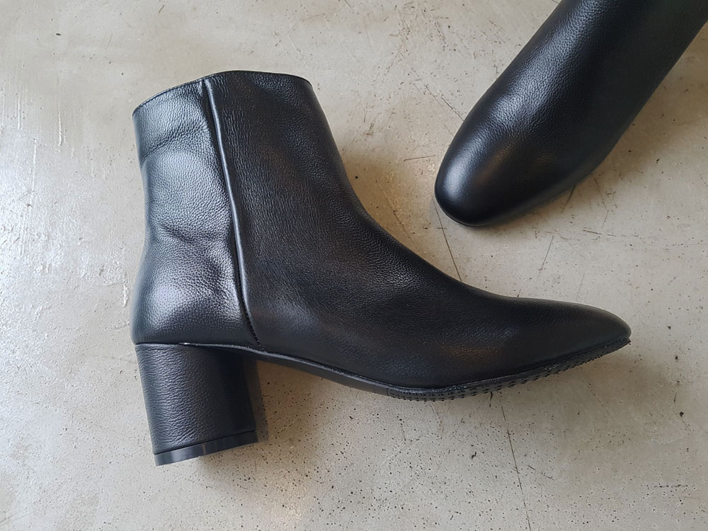 Natural cowhide simple heeled ankle boots 6cm blac