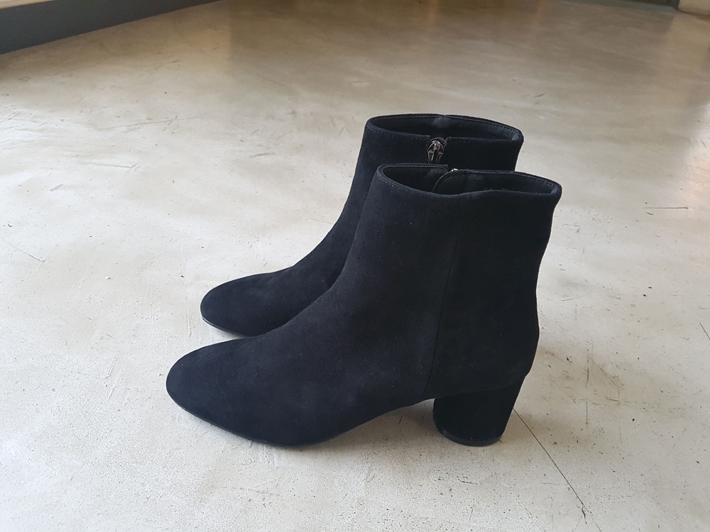 Natural cowhide simple heeled ankle boots 6cm blac