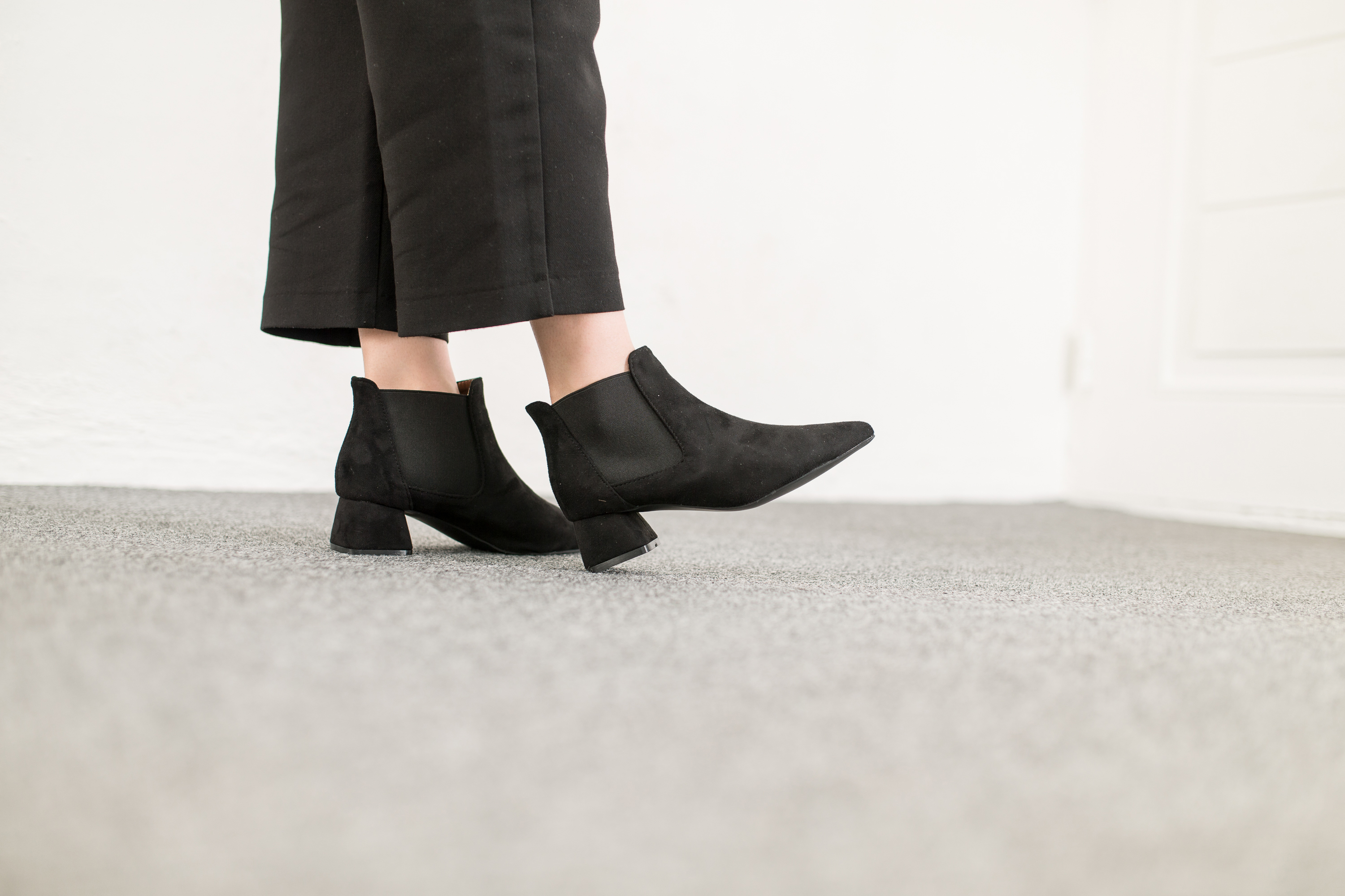 Suede Angle Boots 4cm Women's Scissors Styling 