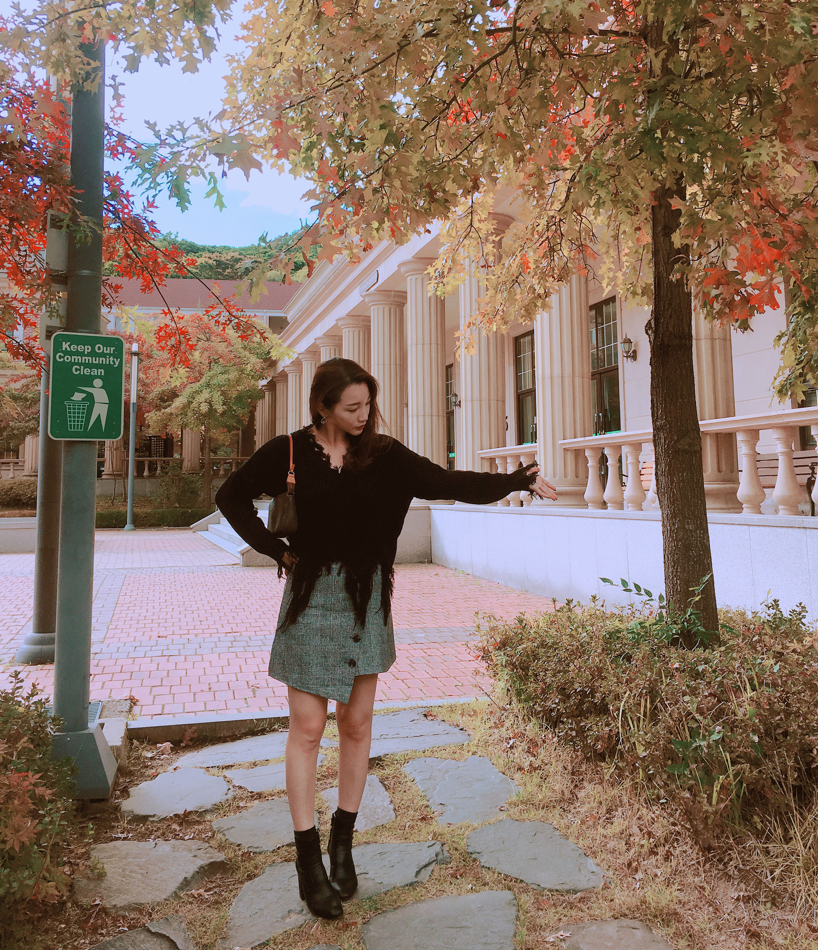 Borami Shop Button Unchecked Mini Skirt _ Black, G