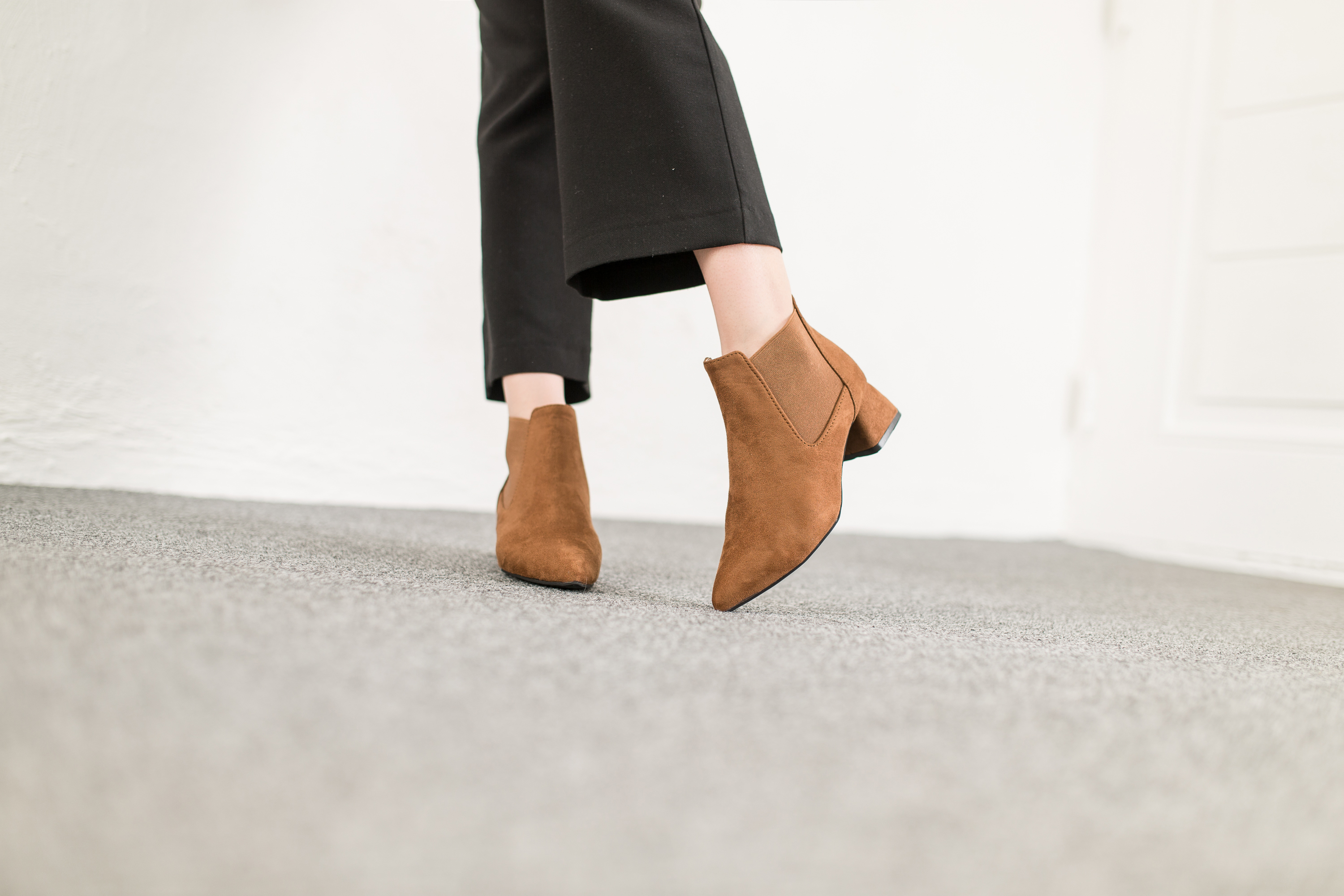 Suede Angle Boots 4cm Women's Scissors Styling 