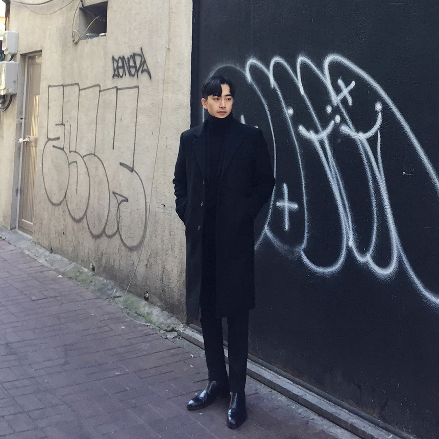 lapel Chelsea boots man