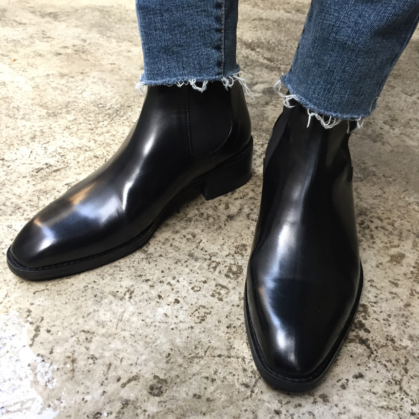 lapel Chelsea boots man