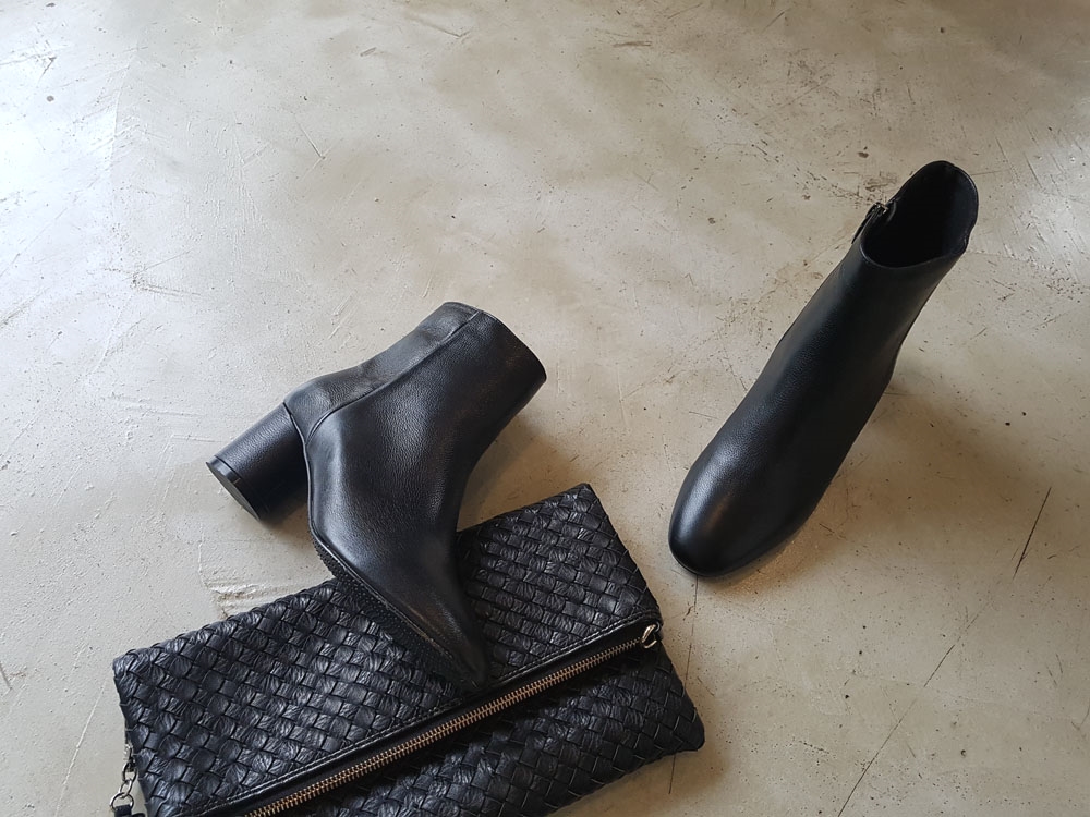 Natural cowhide simple heeled ankle boots 6cm blac