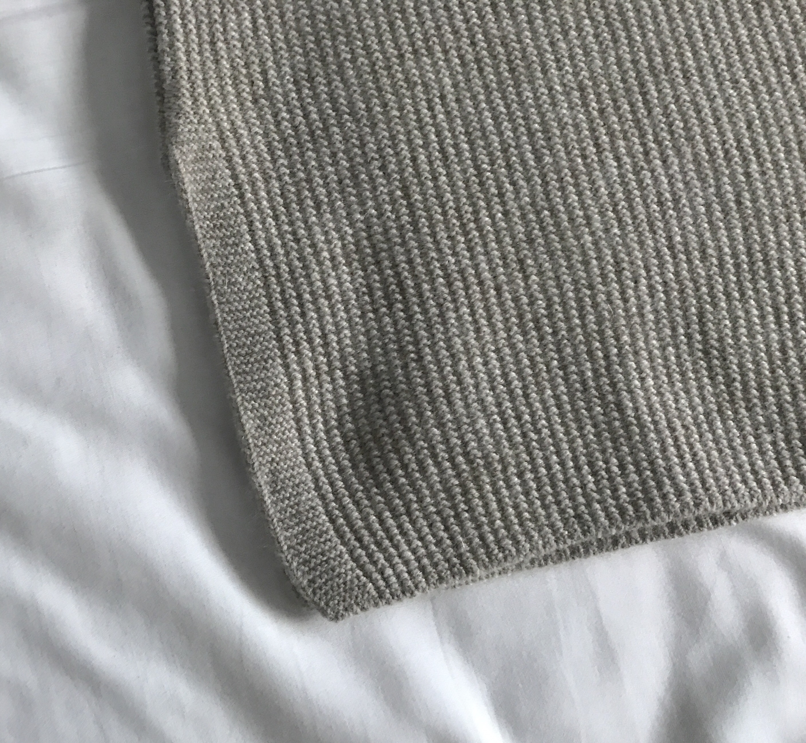 Long knit long skirt with hoggement Cashmere beige