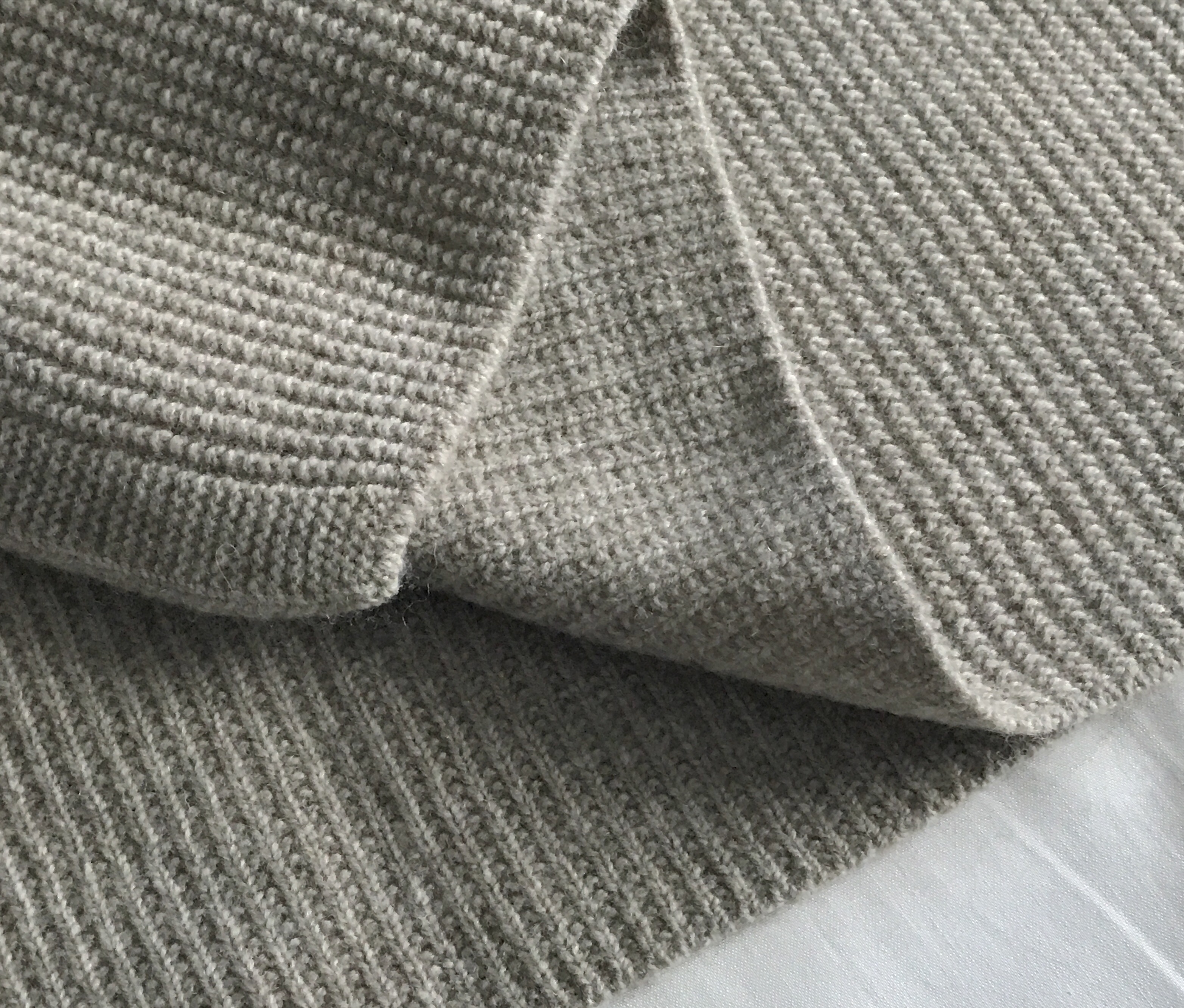 Long knit long skirt with hoggement Cashmere beige