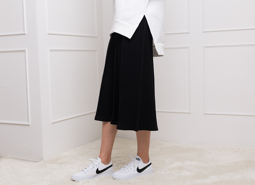 Needle knit pleated skirts Coordinated long skirt 