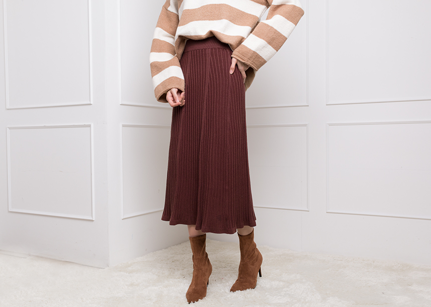 Needle knit pleated skirts Coordinated long skirt 