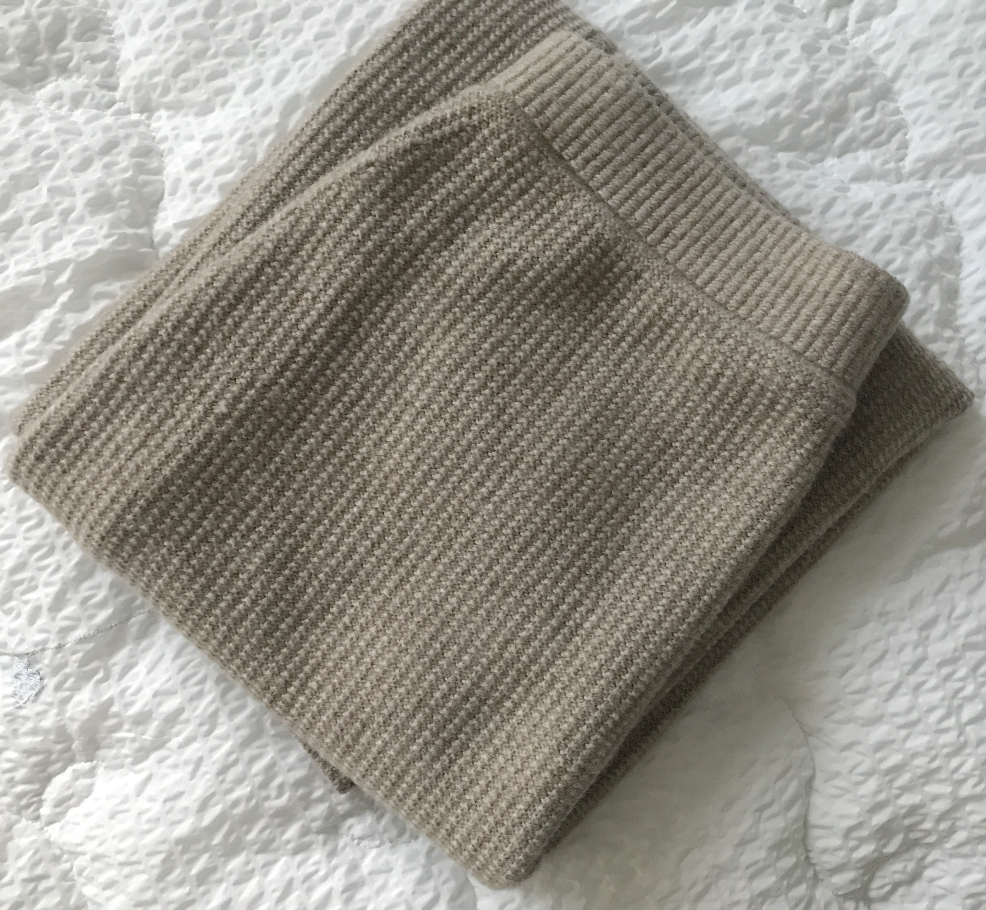 Long knit long skirt with hoggement Cashmere beige