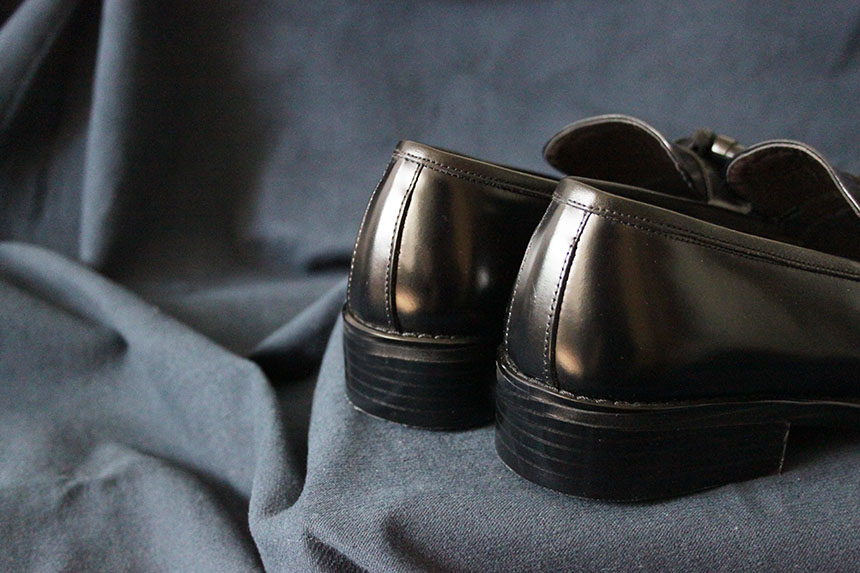 Natural cowhide leather handmade Uitip point detai