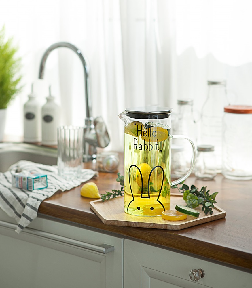 Sealed glass bottle heat-resistant port water bott