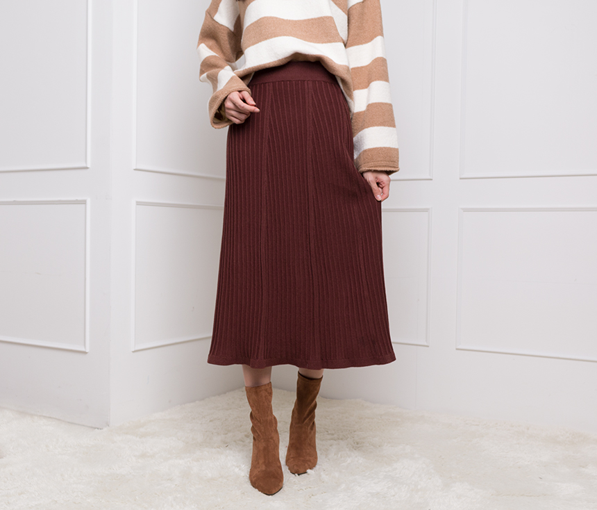 Needle knit pleated skirts Coordinated long skirt 