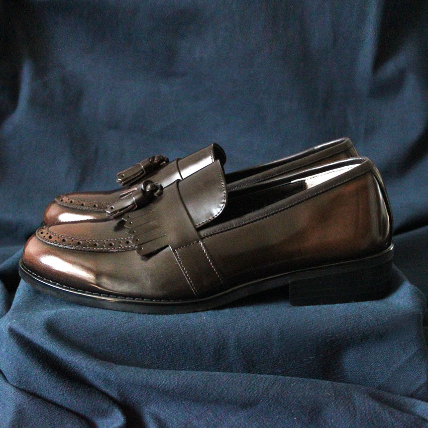 Natural cowhide leather handmade Uitip point detai