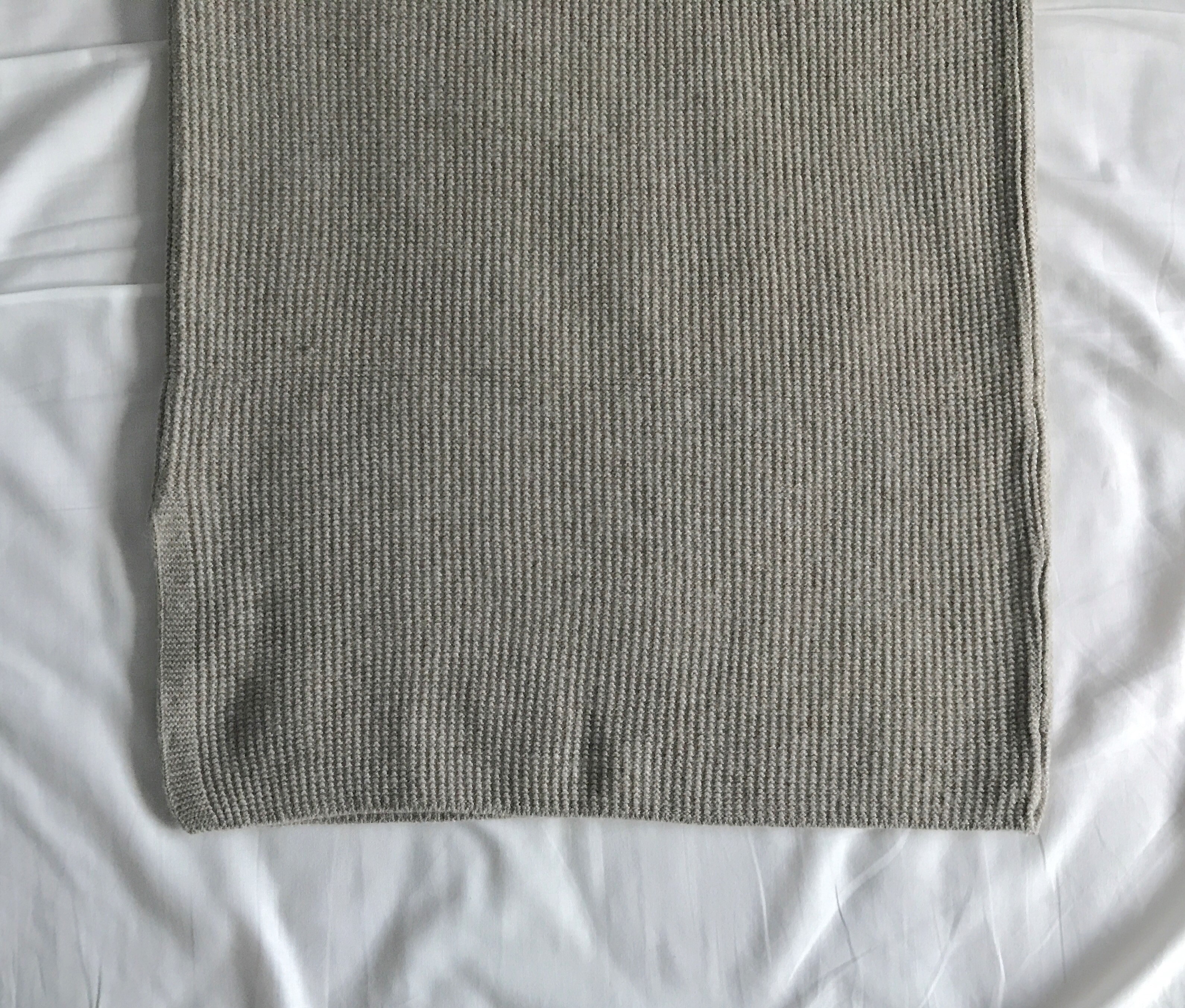 Long knit long skirt with hoggement Cashmere beige