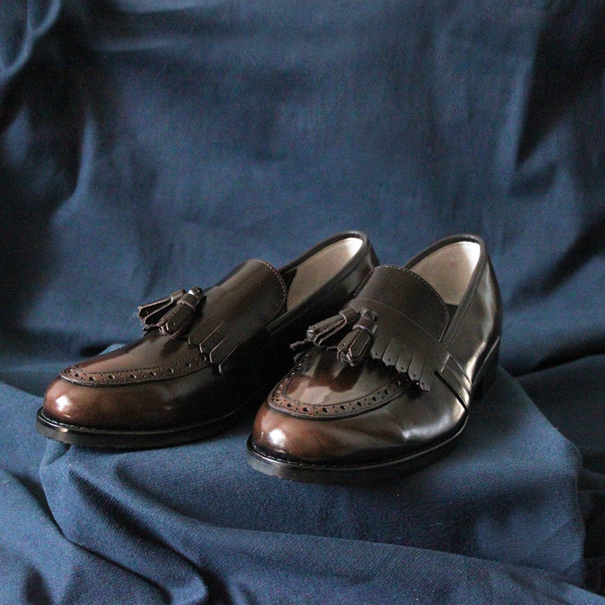 Natural cowhide leather handmade Uitip point detai