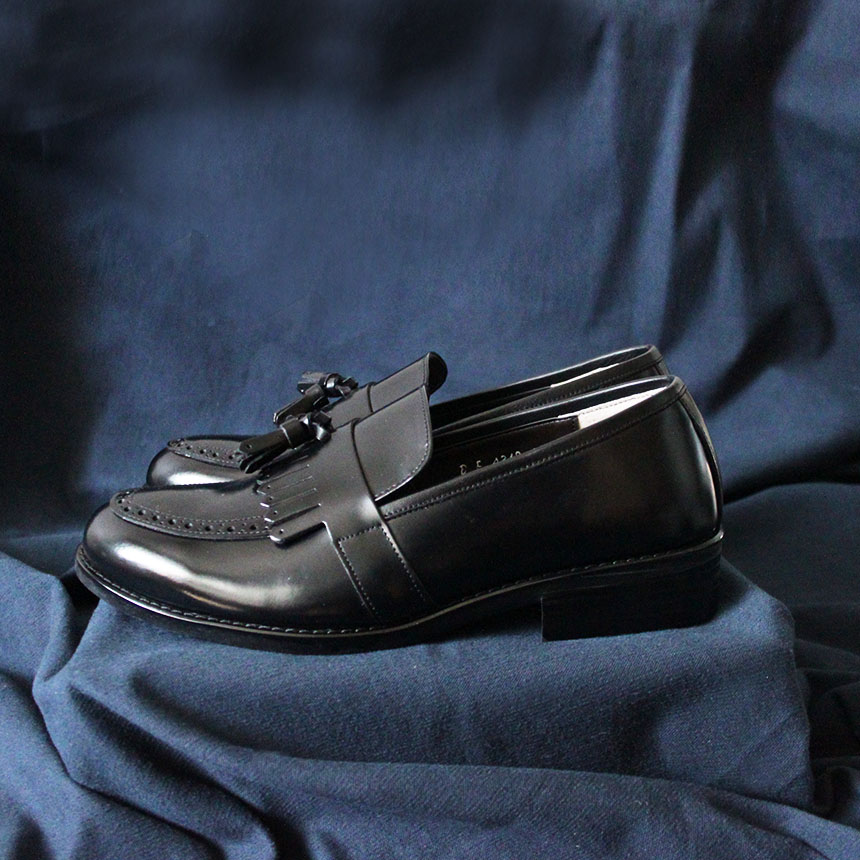 Natural cowhide leather handmade Uitip point detai