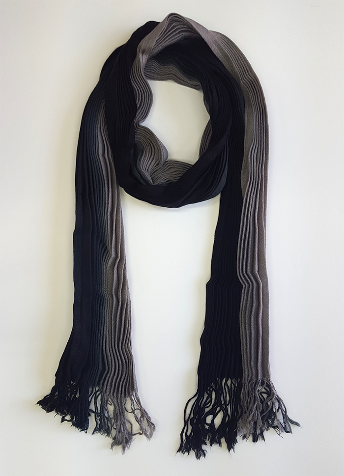 Gradation wrinkle knit muffler Unique wool autumn 