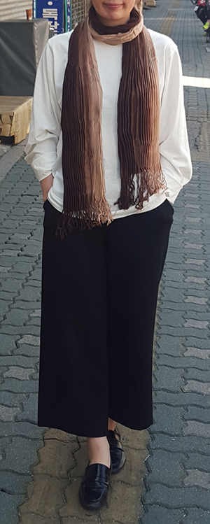 Gradation wrinkle knit muffler Unique wool autumn 