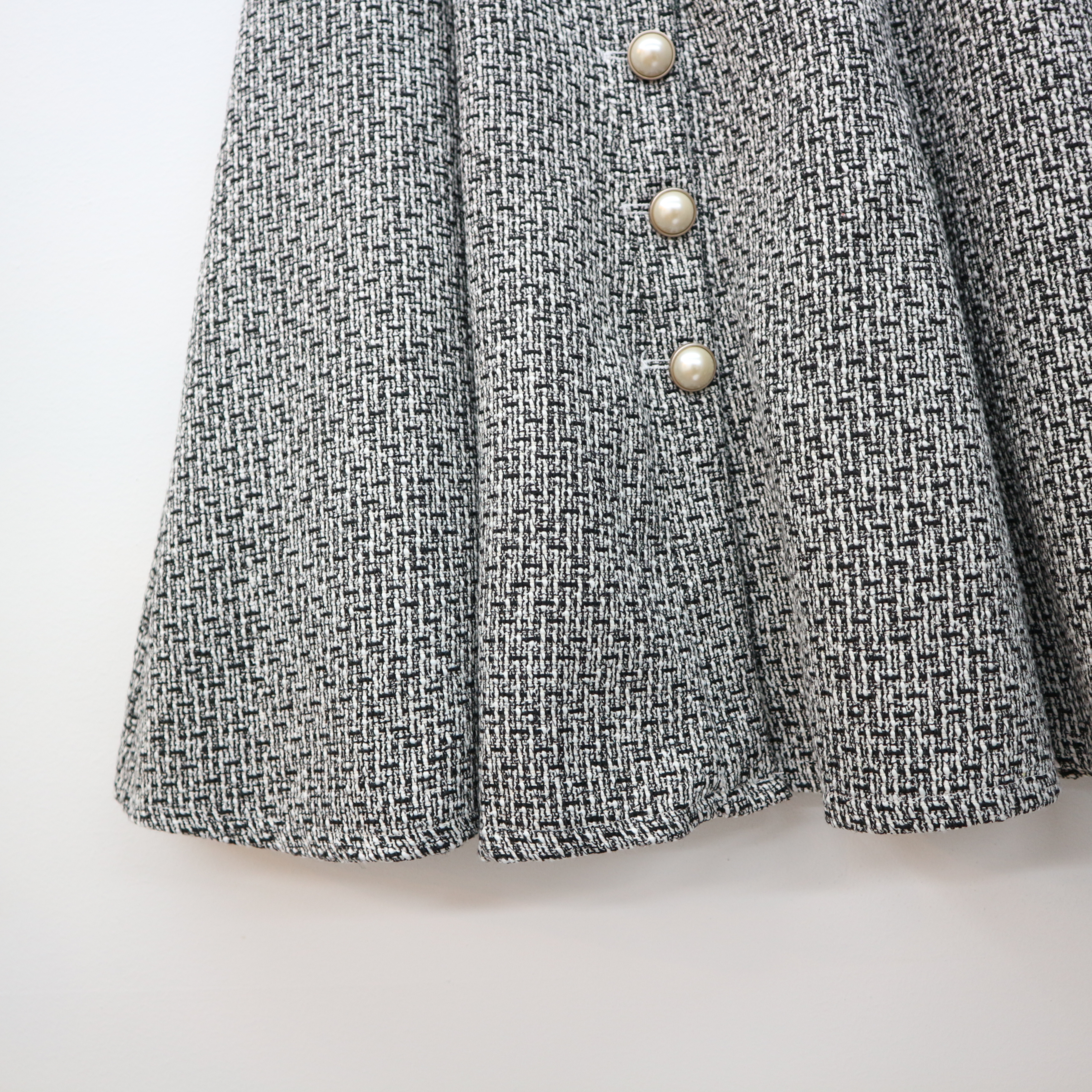 Pearl button tweed long skirt 2col