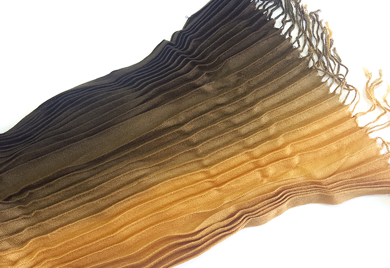 Gradation wrinkle knit muffler Unique wool autumn 