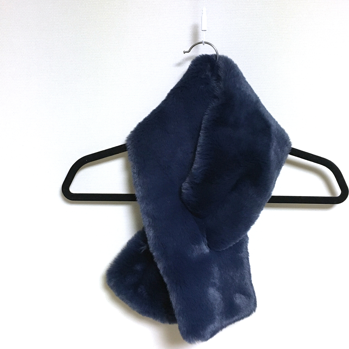 Fake Fur Fur Fur Ecofur Shawl Navy Color Warm muff