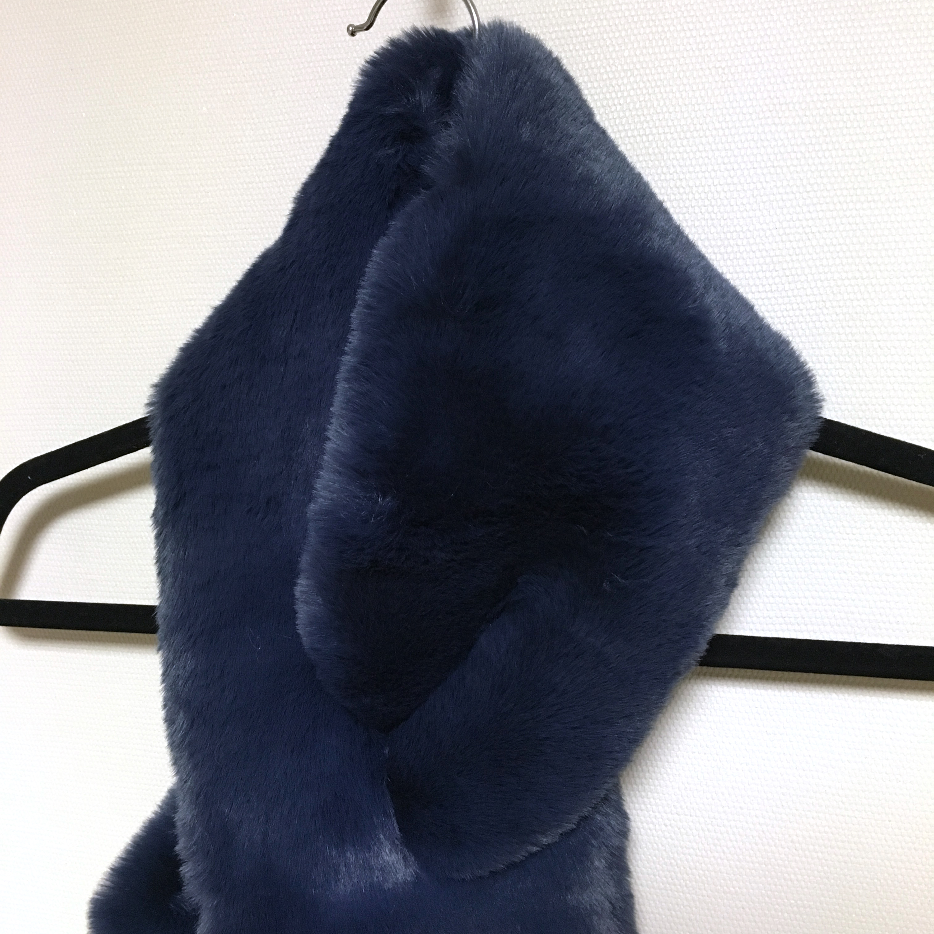 Fake Fur Fur Fur Ecofur Shawl Navy Color Warm muff