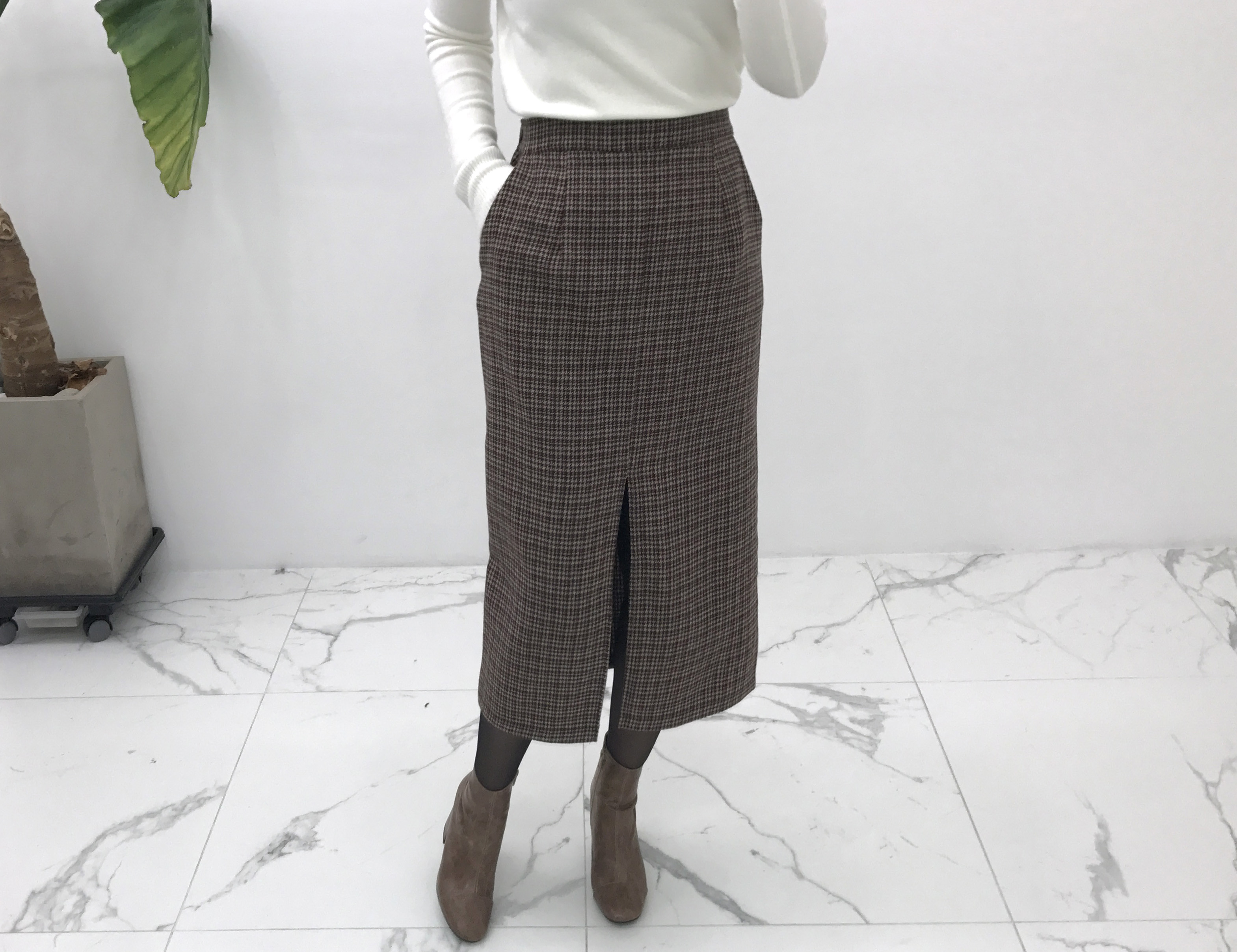 Check woolen trim skirt autumn winter long coordin