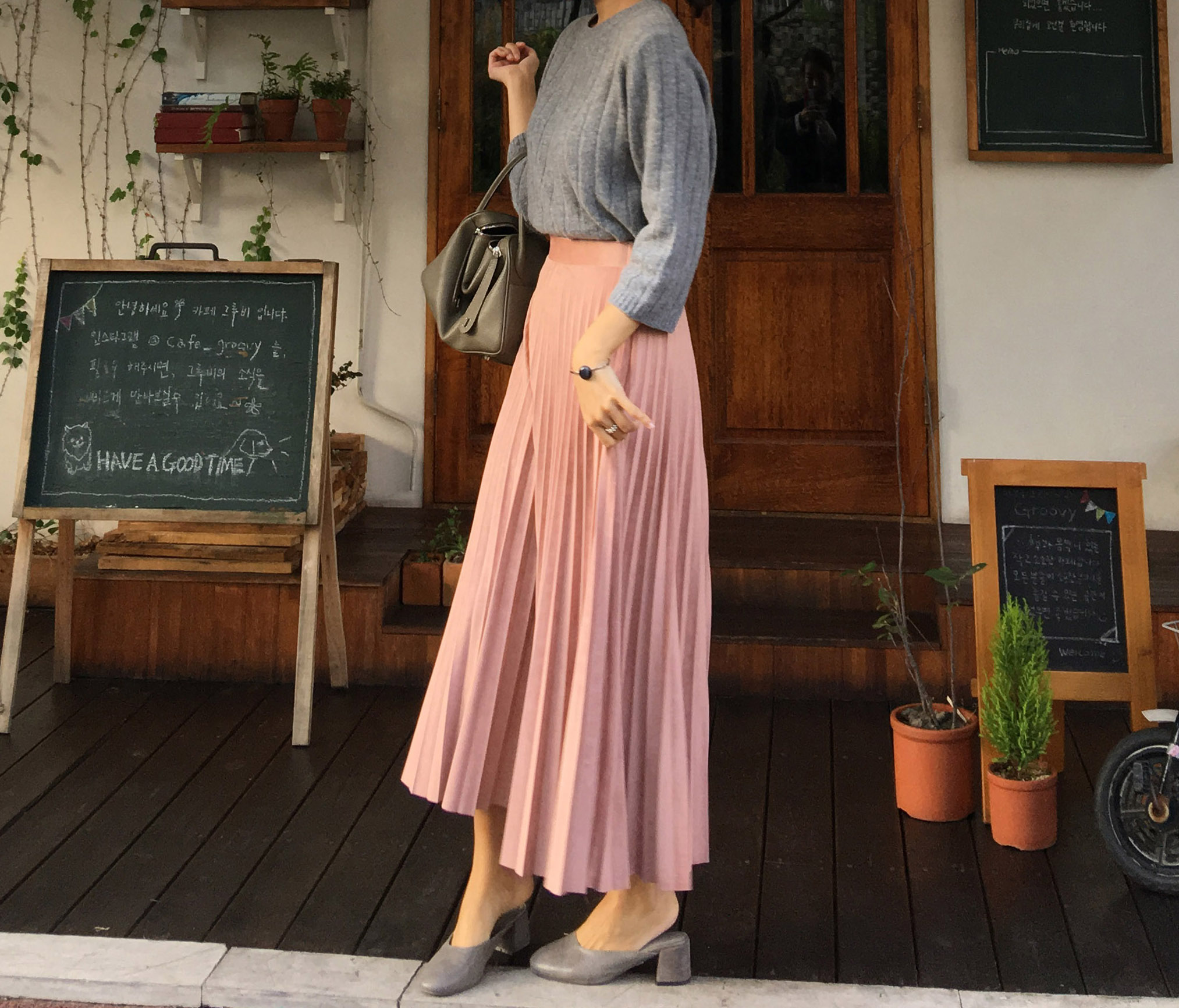 Suede pleated skirt pink, khaki brown, black long 