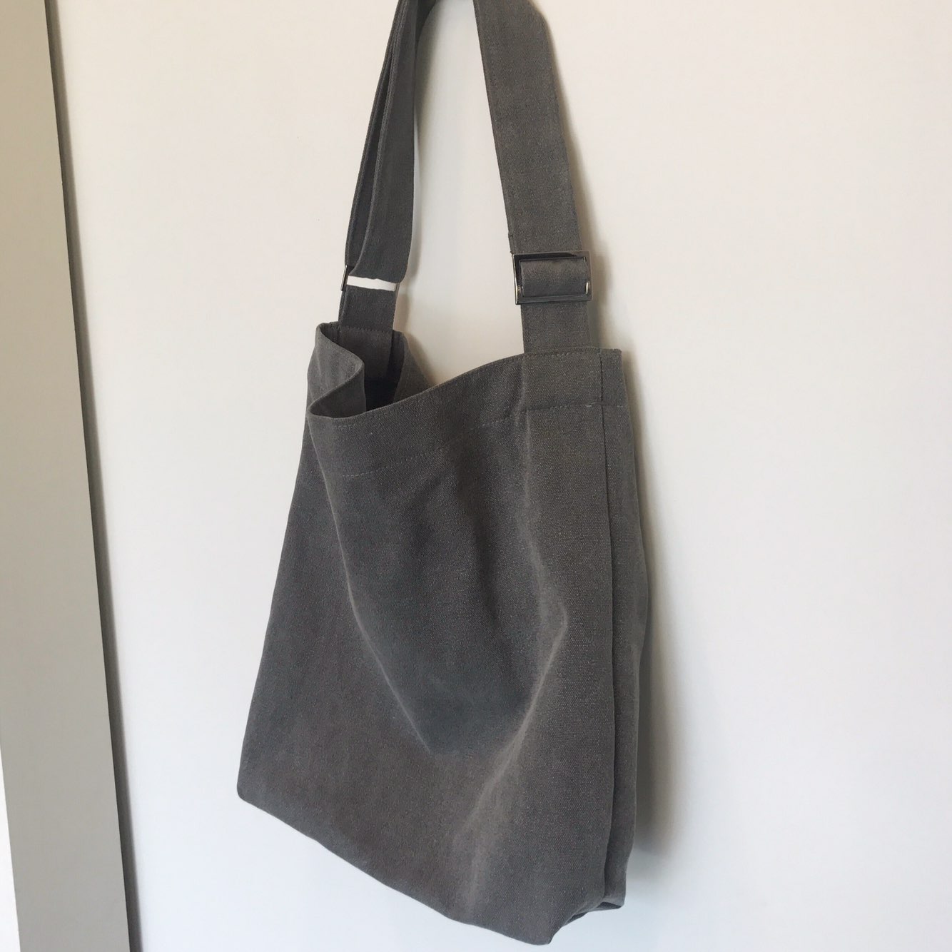 Eco-bag buckle is a self-produced bag with a uniqu