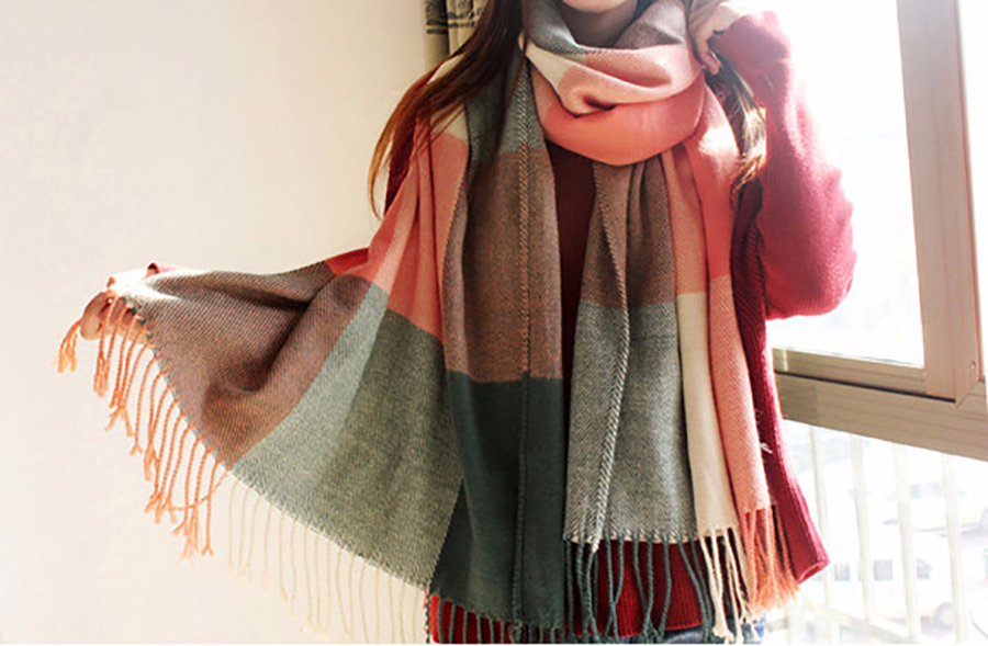 Girls Gradation Check Muffler Easy to coordinate W