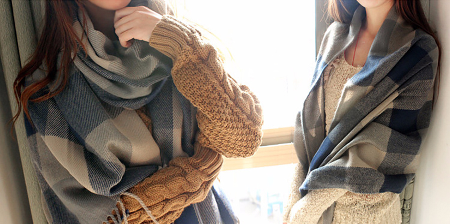 Girls Gradation Check Muffler Easy to coordinate W