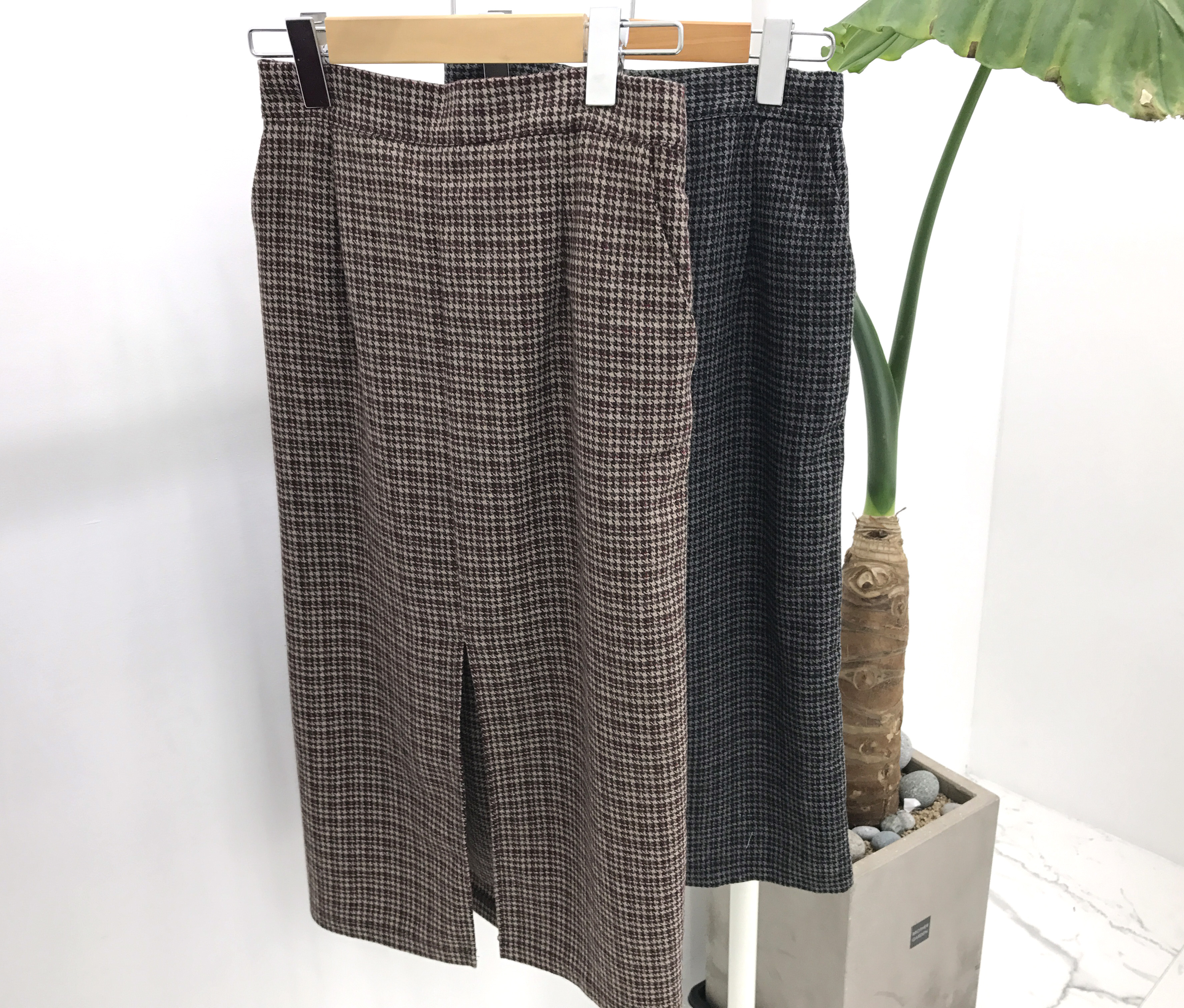 Check woolen trim skirt autumn winter long coordin