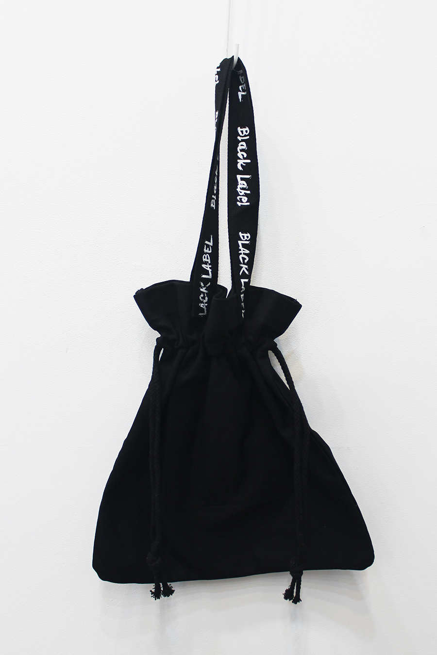 Black lettering eco-back label daily embroidered c