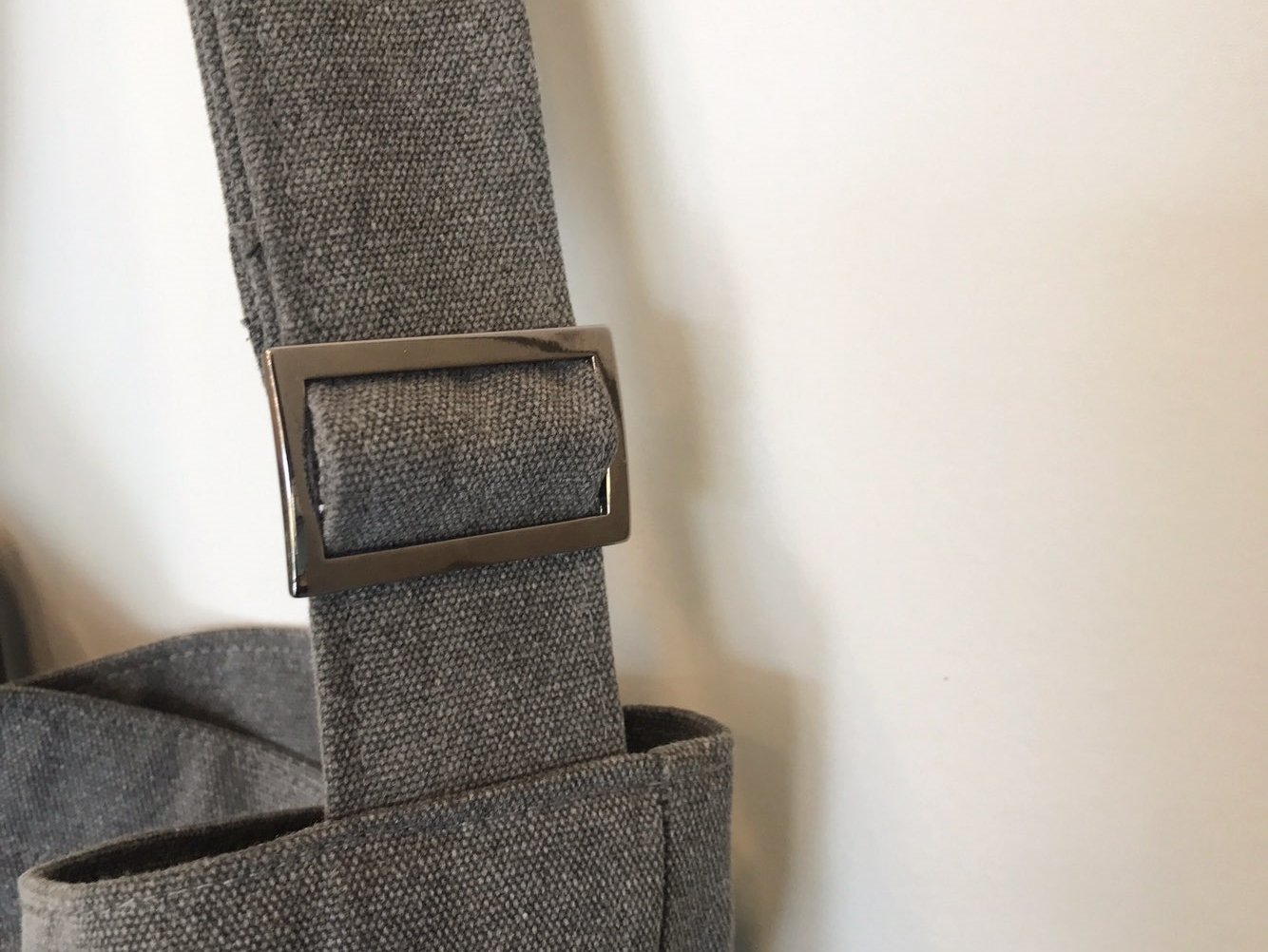 Eco-bag buckle is a self-produced bag with a uniqu
