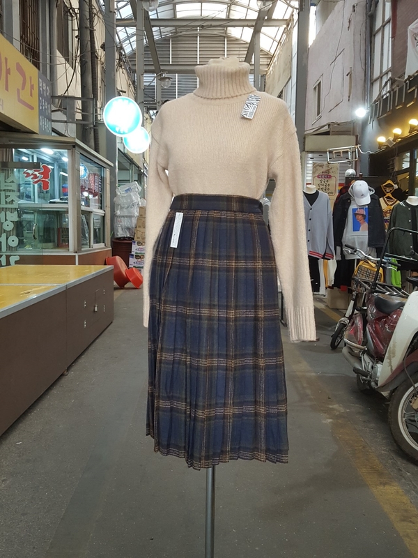 Out of stock vintage check wool pleated long skirt