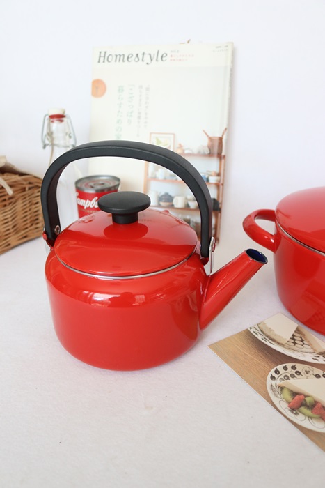 Induction possible Red leaf enamel kettle 2L coffe