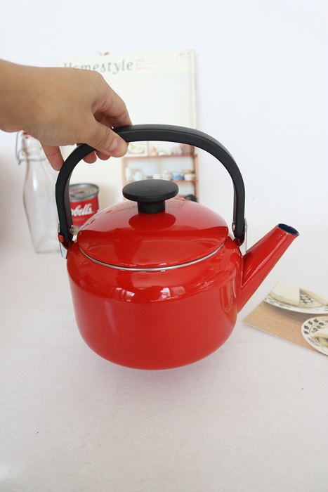 Induction possible Red leaf enamel kettle 2L coffe