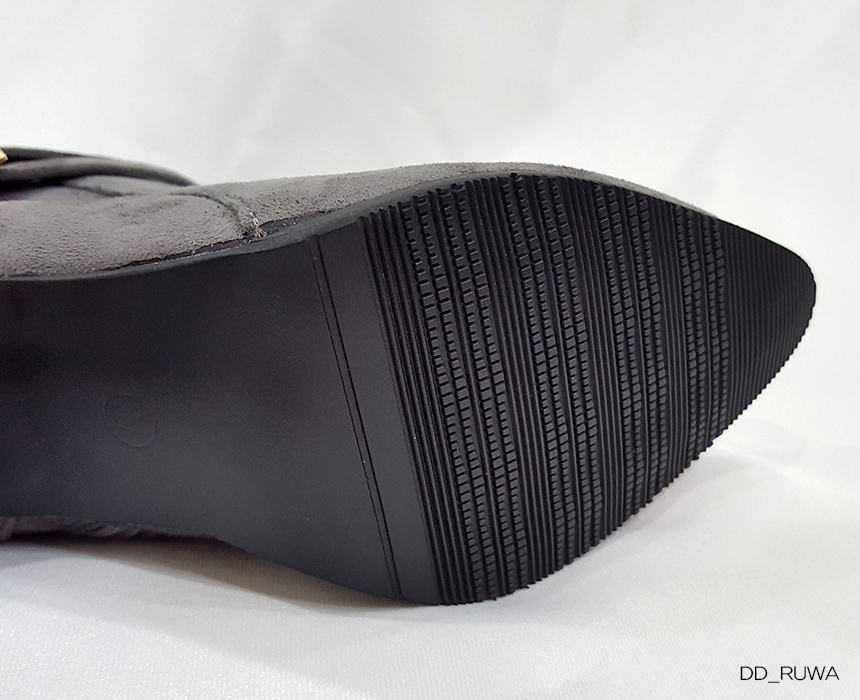 Suede buckle decoration Angle boots Gripping feeli